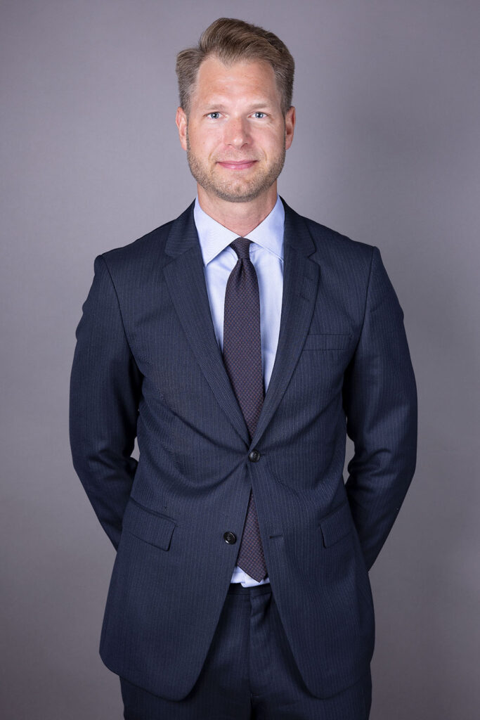 Johan Cederström är jurist på Rekonstruktionsgruppen